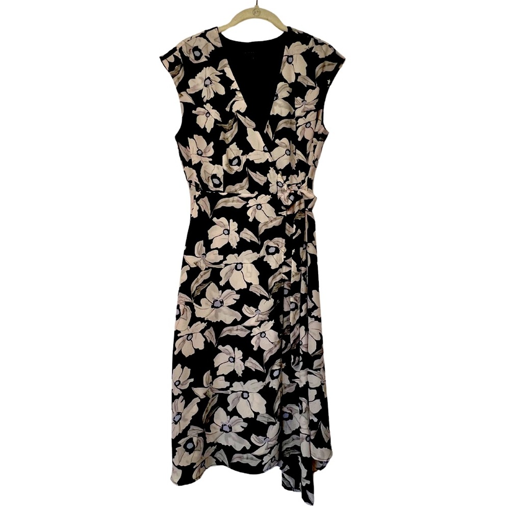 EUC Women’s Banana Republic Navy Floral Wrap Dress Size 4